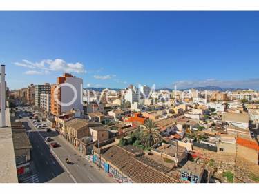 ÁTICO CON TERRAZA Y PARKING