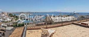 VIVIENDA CON TERRAZA, JARDÍN, SOLARIUM Y VISTAS AL MAR
